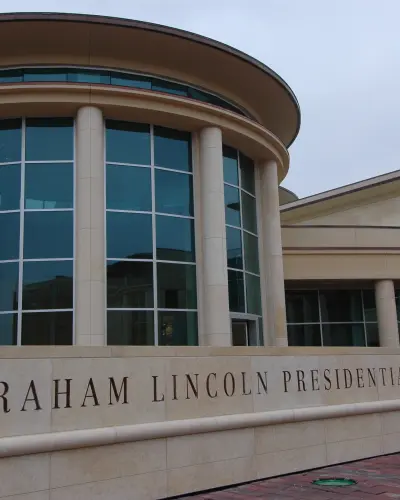 Exterior of Abraham Lincoln Presidential Museum